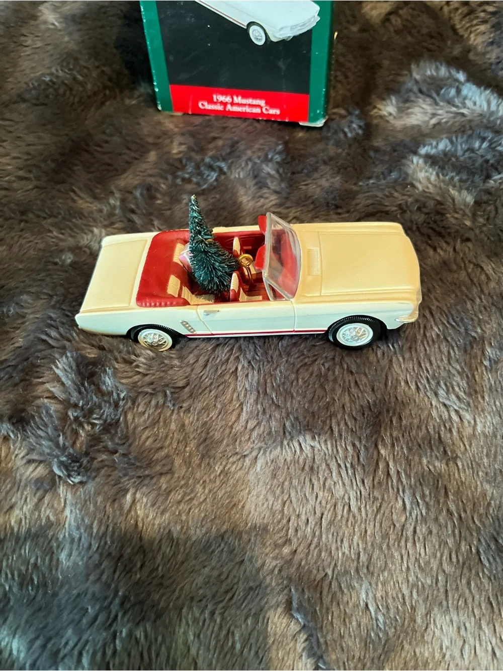 Hallmark festive keepsake